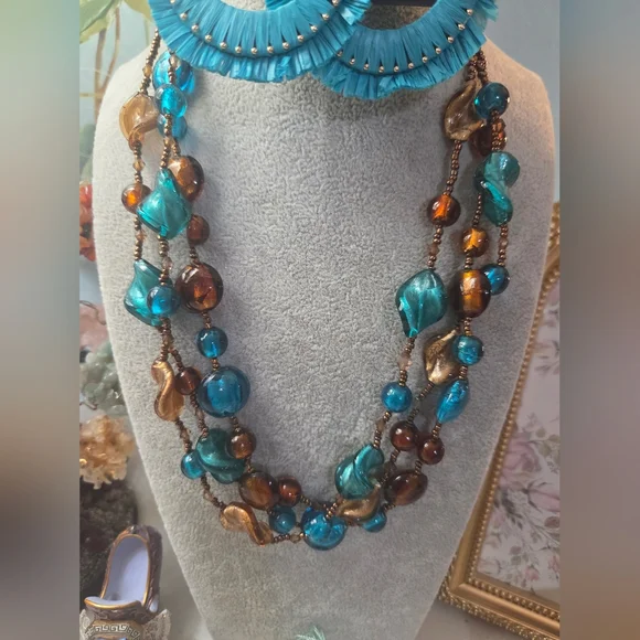 Turquoise and Brown Beaded Jewelry Necklace Set - Picture 4 of 6